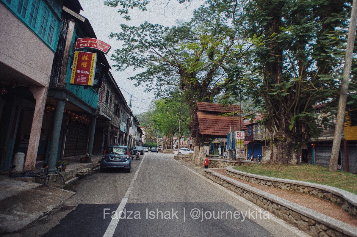 FadzaIshakCNA's tweet photo. Back in 2014, me and my wife as part of #journeykita went to Sg Lembing to stay at TimeCapsuleRetreat as they just opened. 

Here is some frame from the lovely small town as a tribute to warm people of #SgLembing that caught fire even of Merdeka Day. https://t.co/CMHVc7upma