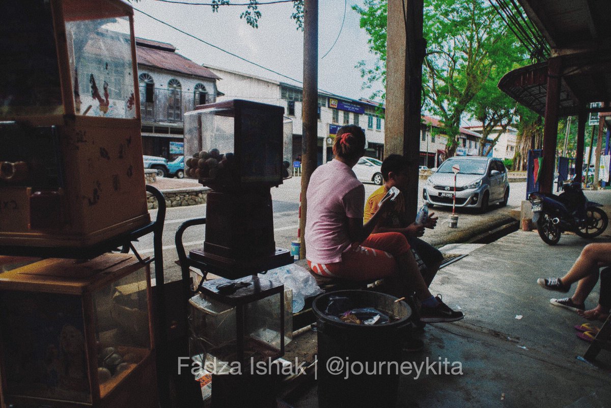 FadzaIshakCNA's tweet photo. Back in 2014, me and my wife as part of #journeykita went to Sg Lembing to stay at TimeCapsuleRetreat as they just opened. 

Here is some frame from the lovely small town as a tribute to warm people of #SgLembing that caught fire even of Merdeka Day. https://t.co/CMHVc7upma