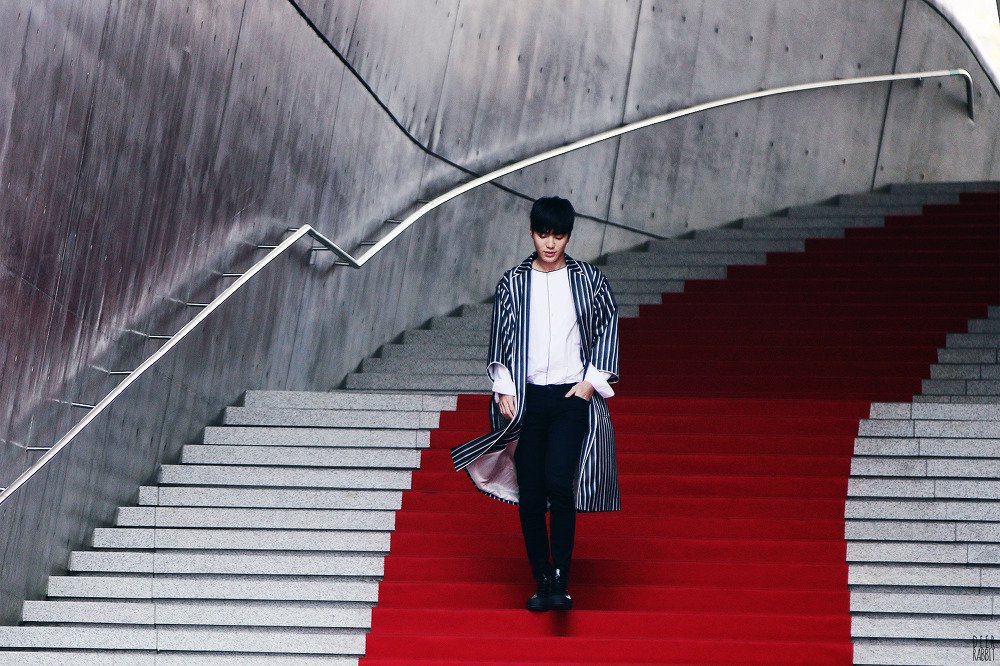 debbi_ya's tweet photo. To our king of fashion 🤴

Happiest birthday to you 🎉
We're miss you makes all camera focus on you like you're model in their catwalk 🤩

#햇살같은_성종아_생일을_축하해
#Happy27thSungjongDay https://t.co/zGBMLG4p3D