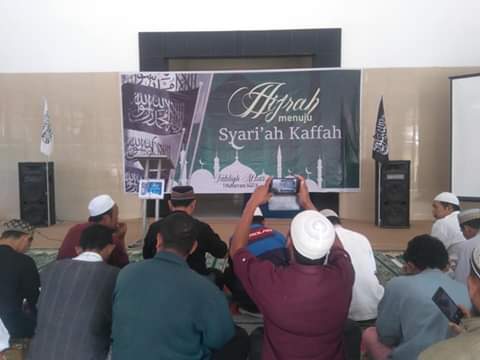 kuswoyo26590185's tweet photo. @AymanPakne @mohmahfudmd Trend dunia atas dukungannya kepada penerapan Islam kaffah pertanda dominasi ideologi kapitalisme barat dan timur telah mendekati sekarat.
#ParadeTauhidPawaiMuharram . #BenderaTauhidMilikIslam #PanjiIslamSimbolPersatuan
#FJS5 https://t.co/WpXeRptKqJ
