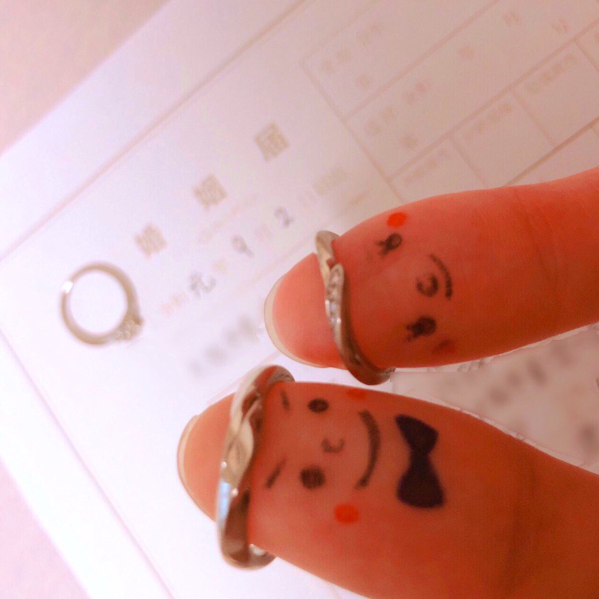 chanchan1228's tweet photo. 本日、9月2日（くつの日）
入籍しました！

《靴は一足だけでは歩けない。
二足揃って初めて一歩歩ける。》

『2人揃ってこれから先、一緒に歩んでいこう！』
という意味を込めて、この日を選びました！
2人で協力して頑張っていきたいと思います！ https://t.co/81KEZIMZmt