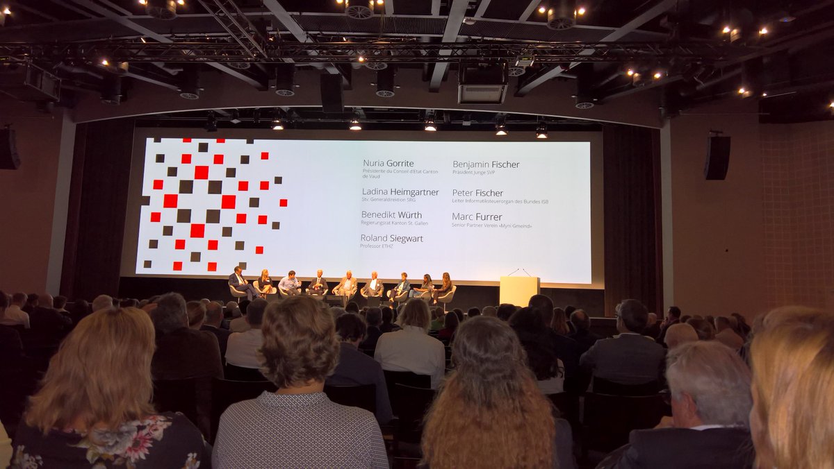 PolicyInstitut's tweet photo. Marc Furrer: "hochbreitband in den ländlichen Tälern, mit dem Kanton @Graubunden sind wir jetzt dran"; "nichts gutes ausser man tut es" #digitaltagCH19 https://t.co/k6IOWOZZMR