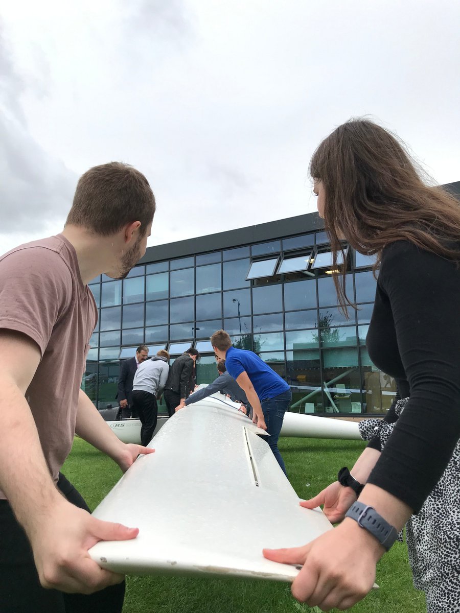 NorthLindseyEng's tweet photo. Siemens Gamesa Renewable Energy students - Day 1, Teambuilding - "We need you to think like engineers" - Take it apart and rebuild it! - The teams selected a leader and worked as a unit to solve the puzzle #Students #Engineering  @TGliding @NorthLindsey https://t.co/cdNXqZ22jz
