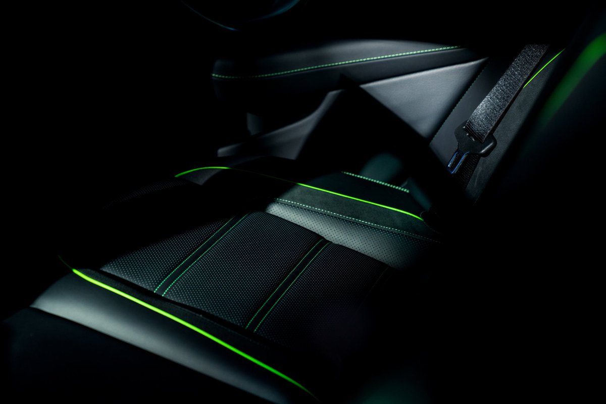 superclasscars's tweet photo. Green beast https://t.co/kCBYdFSFZj
