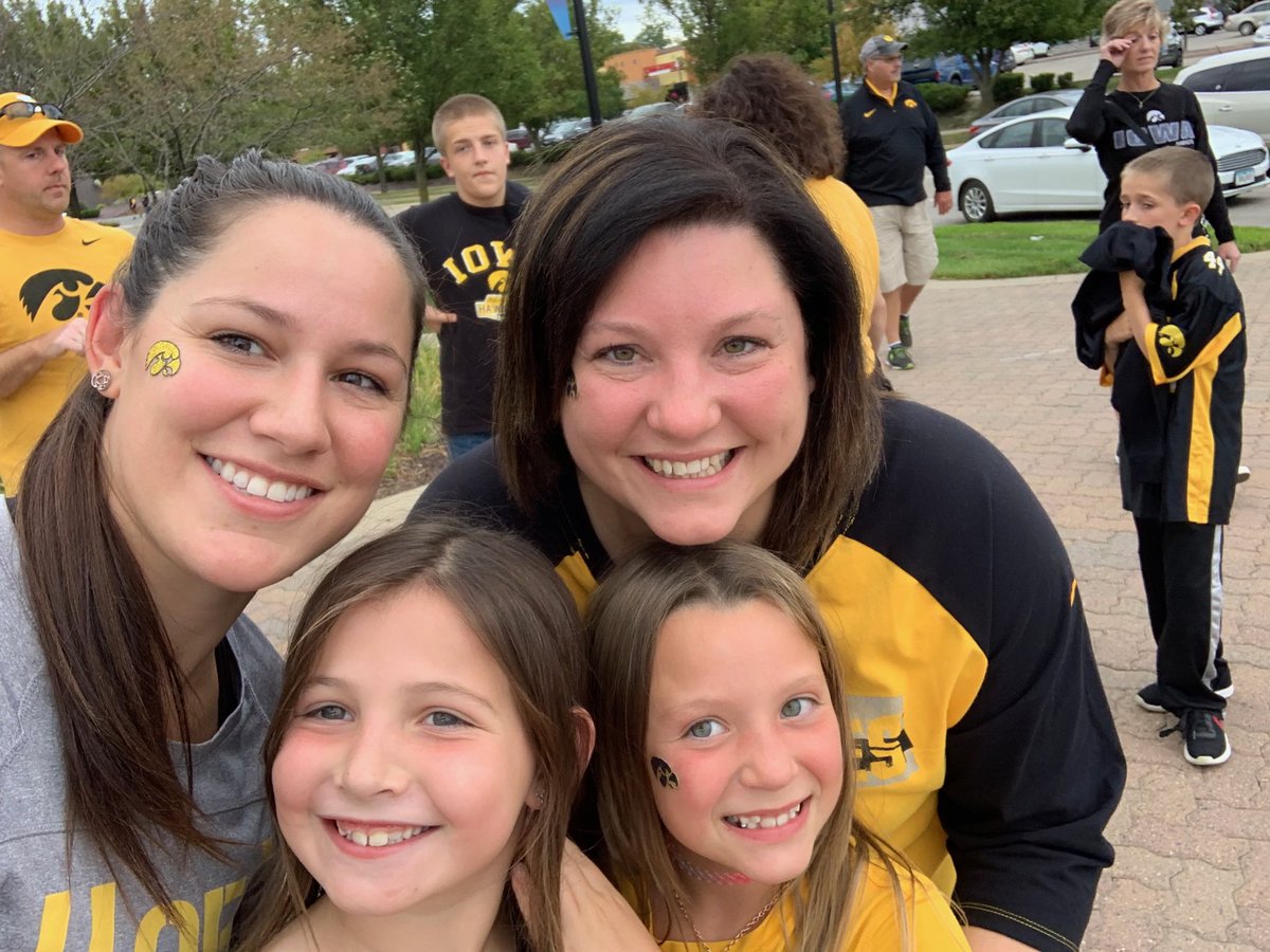 lauralhasbrouck's tweet photo. Awesome girls weekend #FightForIowa https://t.co/RNb3AkxPw9