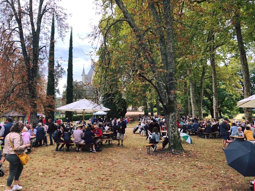 Côtes de Bordeaux (@cotes2bordeaux) on Twitter photo J-5 avant le coup d'envoi des portes ouvertes de <a href="/VinCastillon/">Vins de Castillon</a> pour prolonger un peu l'été !
#achacunsoncastillon #vinsdebordeaux #castilloncotesdebordeaux J-5 avant le coup d'envoi des portes ouvertes de <a href="/VinCastillon/">Vins de Castillon</a> pour prolonger un peu l'été !
#achacunsoncastillon #vinsdebordeaux #castilloncotesdebordeaux