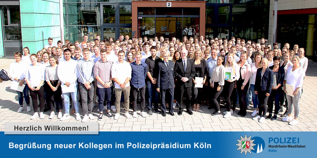 Polizei Nrw K Herzlich Willkommen Bei Der Polizei Koln Polizeiprasident Uwe Jacob Hat Heute 210 Neue Polizistinnen Und Polizisten In Koln Begrusst Und 330 Angehenden Kommissar Und Zwei Inspektoranwarterinnen Ernannt