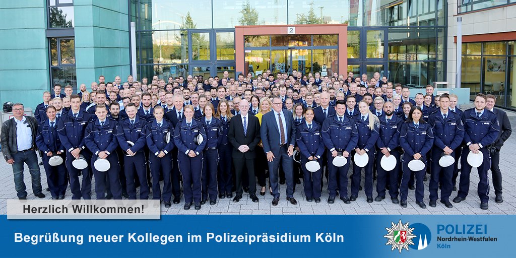 Polizei Nrw K Herzlich Willkommen Bei Der Polizei Koln Polizeiprasident Uwe Jacob Hat Heute 210 Neue Polizistinnen Und Polizisten In Koln Begrusst Und 330 Angehenden Kommissar Und Zwei Inspektoranwarterinnen Ernannt