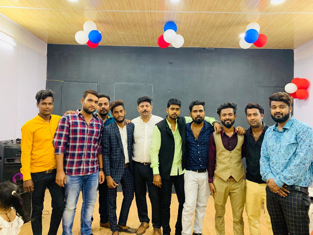 rahulkod1's tweet photo. Stage Champs A Academy Of Dance &amp; Fashion in Association Wid @king_of_dance___ inaugurated successfully by the Founders Meera Singh,Vishal Rai,Nd Pravind Kumar Co-Founder Abhishek Kr Singh Choreographer Vijay Rai,Rahul Raj,Kritika Gupta Nd Members Rahul,Abhishek https://t.co/9G52t8hnt2