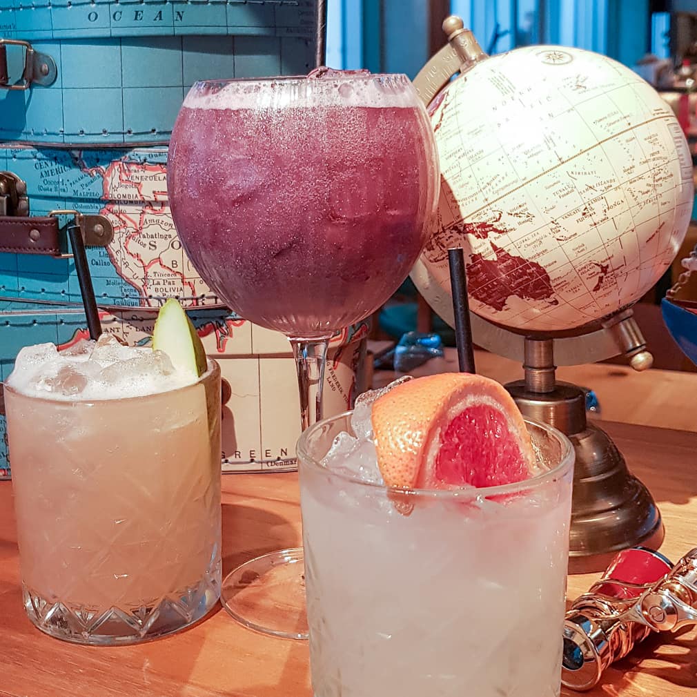 anthologistmcr's tweet photo. Wanderlust ~ Stop wondering and start wandering ~
Our brand new Autumn/Winter menu launches today, an adventure awaits...
#theanthologistmcr #stpeterssquare #manchesterbars #newmenu #wanderlust #drakeandmorgan https://t.co/KwVS95lP0W
