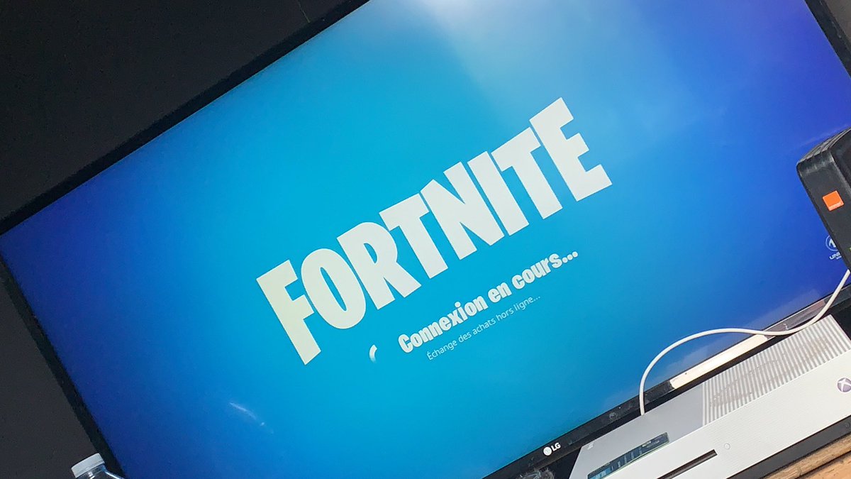 Krompzy409's tweet photo. Pendant que d autres recommencent l école d autres sont chez eux #rentreedesclasses #fortnite #MondayMotivation #bonnechance #ecole https://t.co/2QawLI7R7c