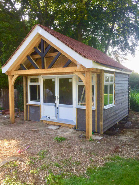 Check out the progress on our #oak framed #gardenroom in #sussex 🔨 It's going to be one of our best yet! 🌟 bit.ly/2lWV1PO #gardenstudio #carpentrysite #luxurygarden