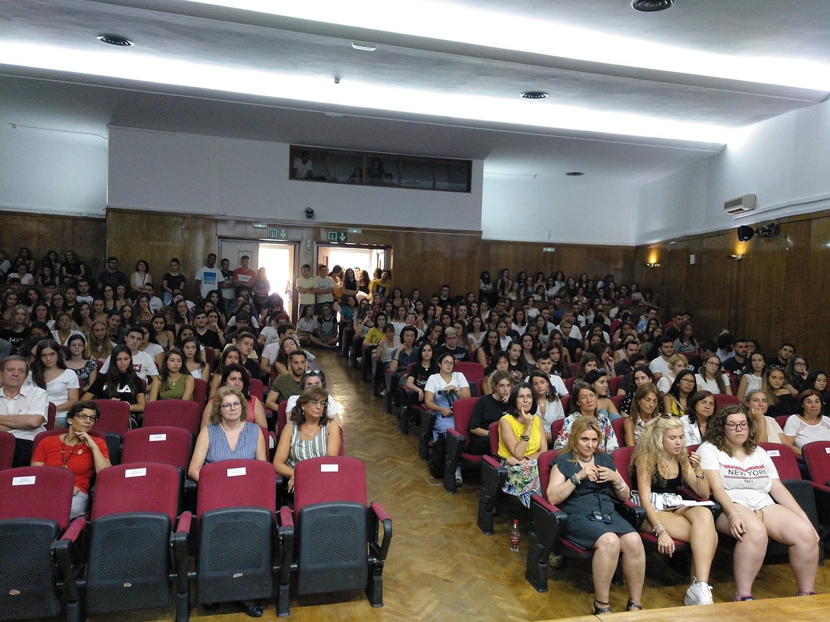 VeterinariaUCM's tweet photo. Recibimos a los estudiantes de nuevo ingreso #estuVets y #estuCytos ¡Bienvenidos a vuestra casa, la @VeterinariaUCM ! https://t.co/Qy6gqSHMfS