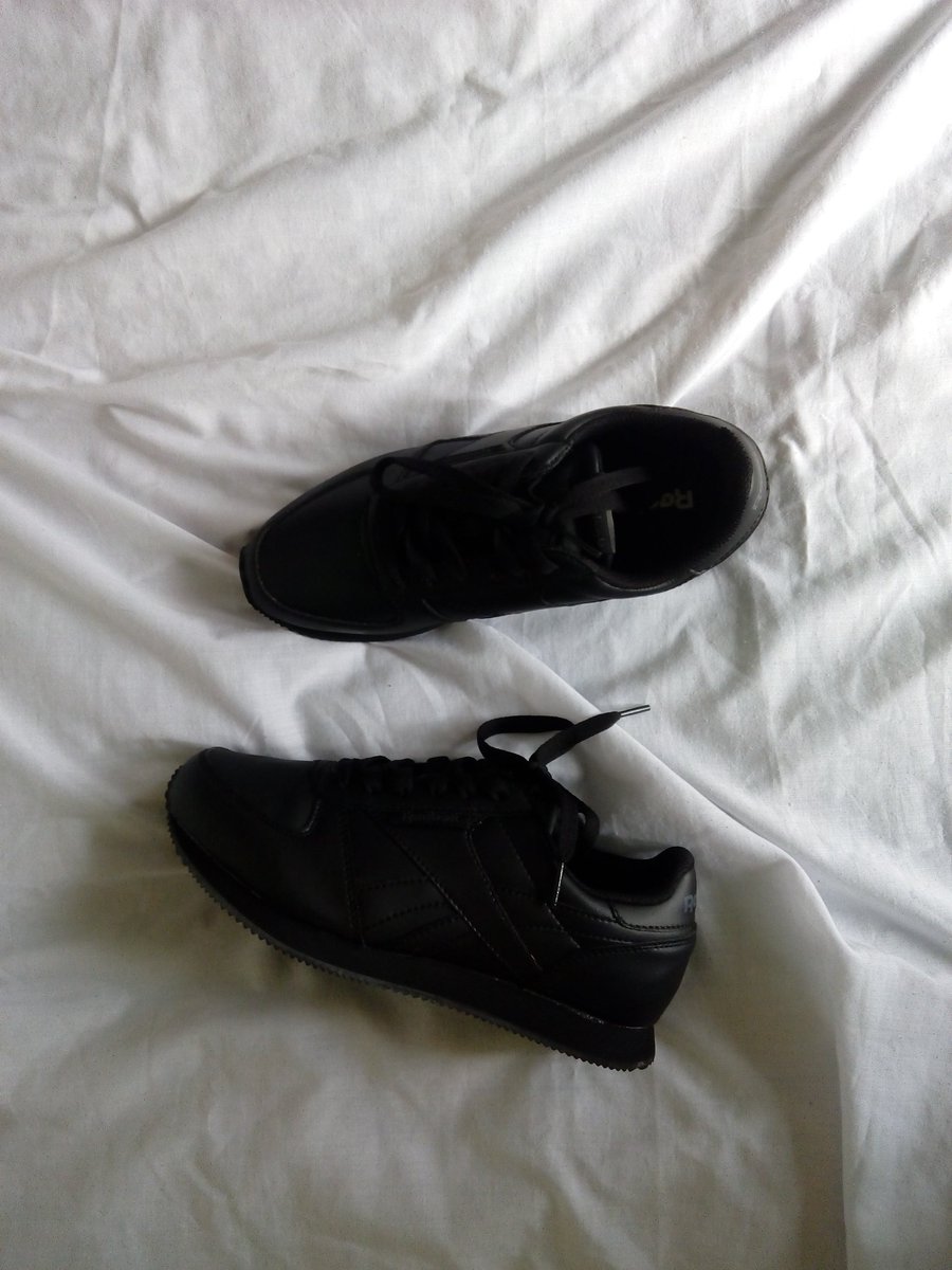 bobateaas's tweet photo. day 2; something special to you

 –  my cat, shoes from my dad and memories https://t.co/wqLZWY1HCC
