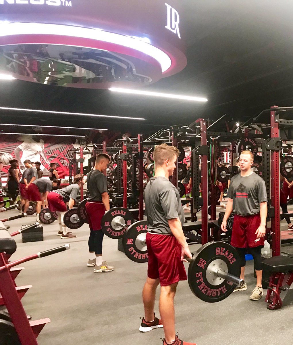 CoachRamirez7's tweet photo. Baseball got to open up the new Sports Performance Center this morning 👀 

When talking player development this place is a game changer 💪🏽 💣 🔥 
#WeAreLR 🐻⬇️ 

@Baseball_LR https://t.co/U9l0jBDyr5