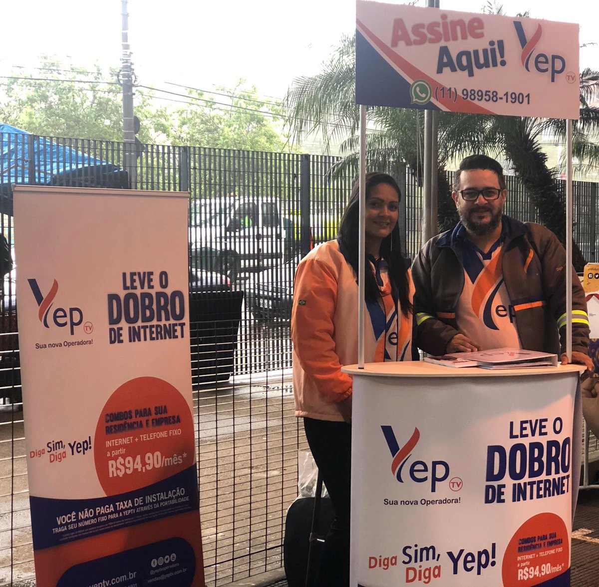 Yeptvoperadora's tweet photo. O time YepTv já está dentro do terminal Cidade Tiradentes à disposição. Faça agora a sua adesão. 

#yeptv #digasimdigayep #sim #internetfibraoptica #internet #telefonia #terminal #ct #cidadetiradentes #bairro #stand #venda #verdade #acredite #confie https://t.co/eSl6ODiIt6