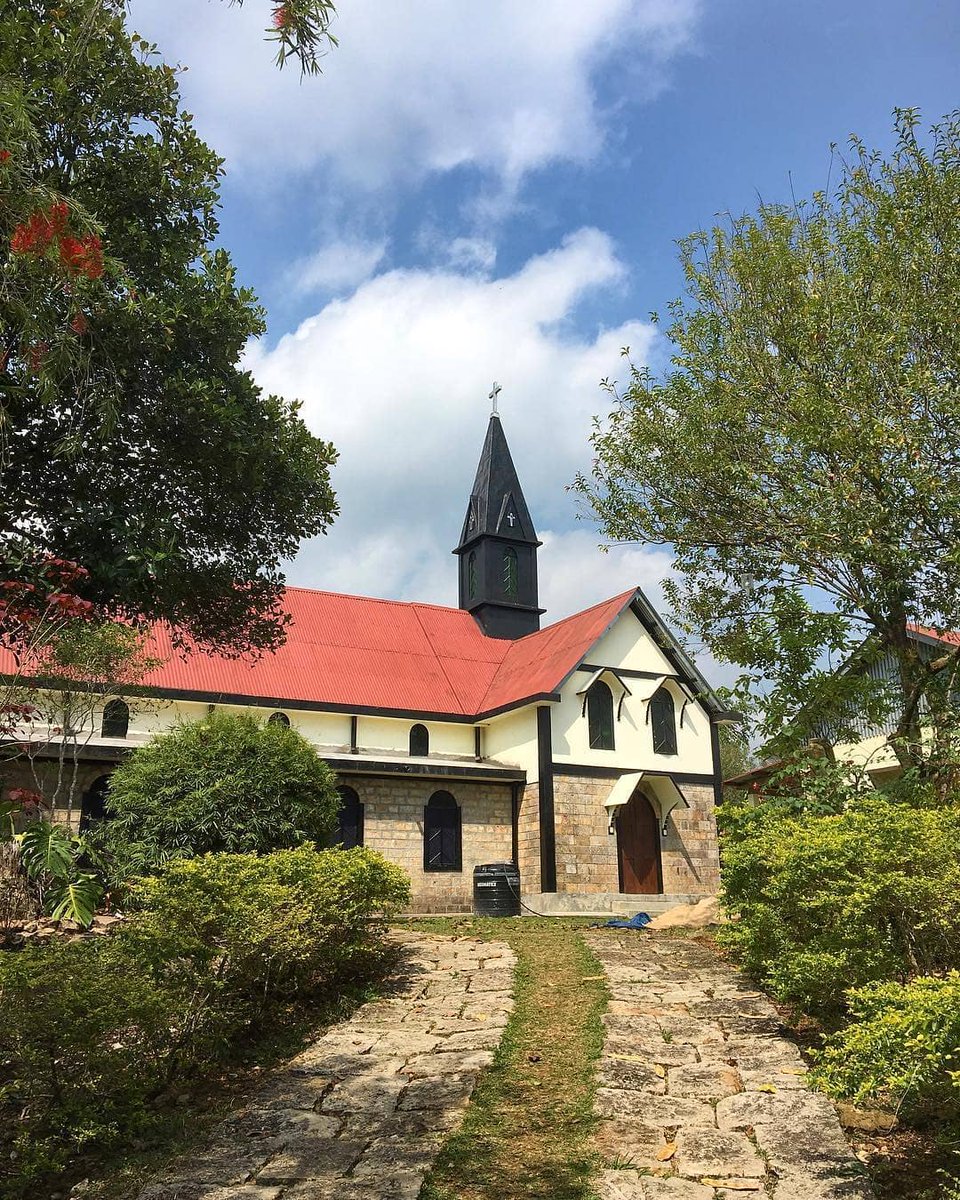 justshillong's tweet photo. Photo by : @mawlynnong_official (on Instagram)
Place : Mawlynnong
#mawlynnong #meghalaya #khasihills #northeast #india #northeastindia #cleanmeghalaya #cleanestvillageinasia #rural #church #christian https://t.co/aYP9NEHIYe
