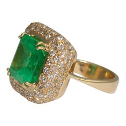 At #PetersfieldAntiquesFair almost all the exhibitors are regulars we know and trust.

Jewellery is particularly popular in #Petersfield, so we usually have 5 jewellers. Competition for these slots is strong! 

Tickets: buff.ly/2YgRuCP