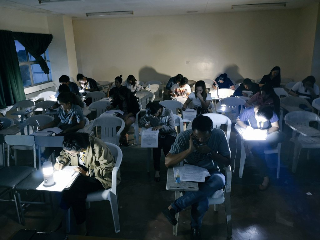 D0UBTINGT0MAS's tweet photo. Lawmalaban! No blackouts can stop them. #midtermserye #CPULAW @YourLawyerSays @LawStdntsofMNL https://t.co/7cYZk0rU9z