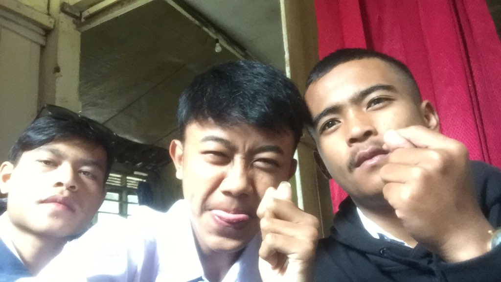 AdealiefI's tweet photo. Bersama kita ora dewe karena bersama podo karo bareng bareng #sesrawung #dewebaliwae https://t.co/wG0zQ2UjmK