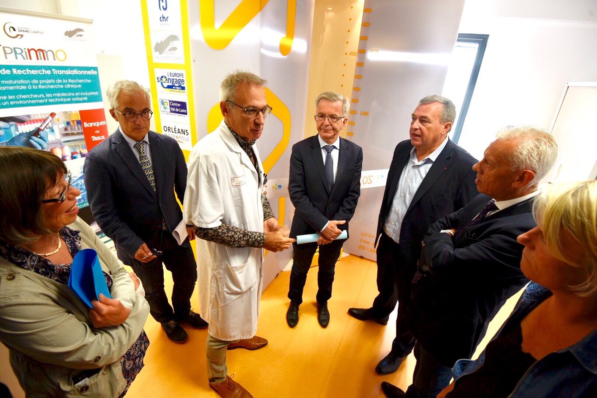 Olivier1Boyer's tweet photo. Inauguration de l’appareil de radiographie EOS, première pierre de la plateforme de recherche et d’innovation médicale mutualisée. EOS c’est la force de la #recherche en rhumatologie au CHR @CHROrléans. Merci à la région, la #métropole, l’#université, aux industriels et au CHR. https://t.co/gyP5sYMVQk