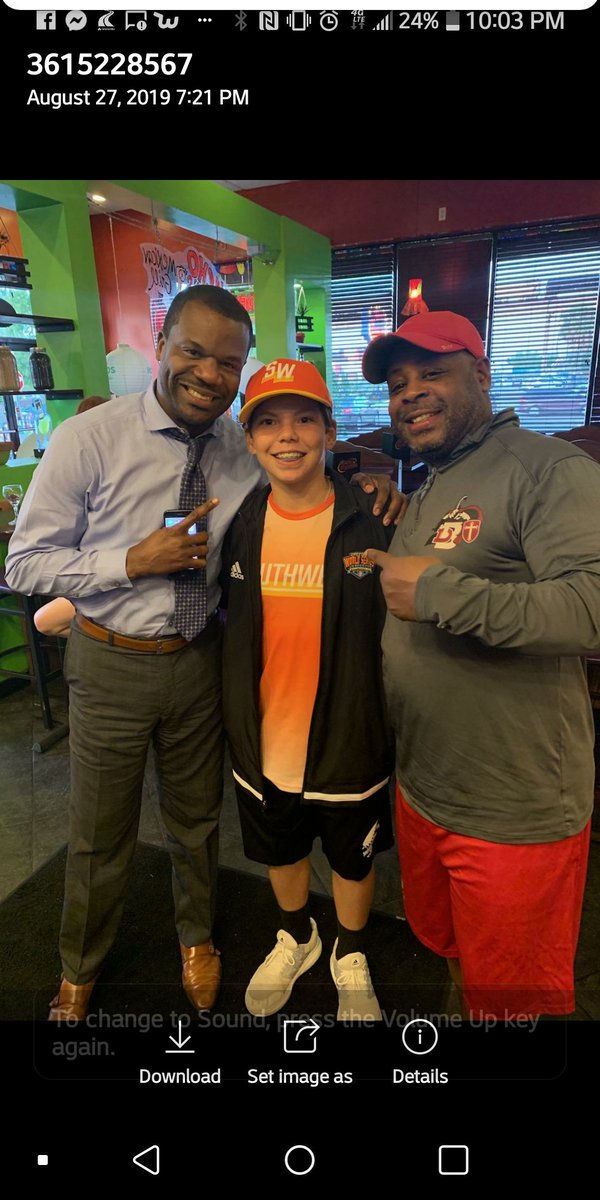 Raven314stl's tweet photo. I had the pleasure of having dinner with my man Eagan who was the pitcher in the Little League World Series at NACHO MOMA Mexican Restaurant. https://t.co/XUds03ZNQg
