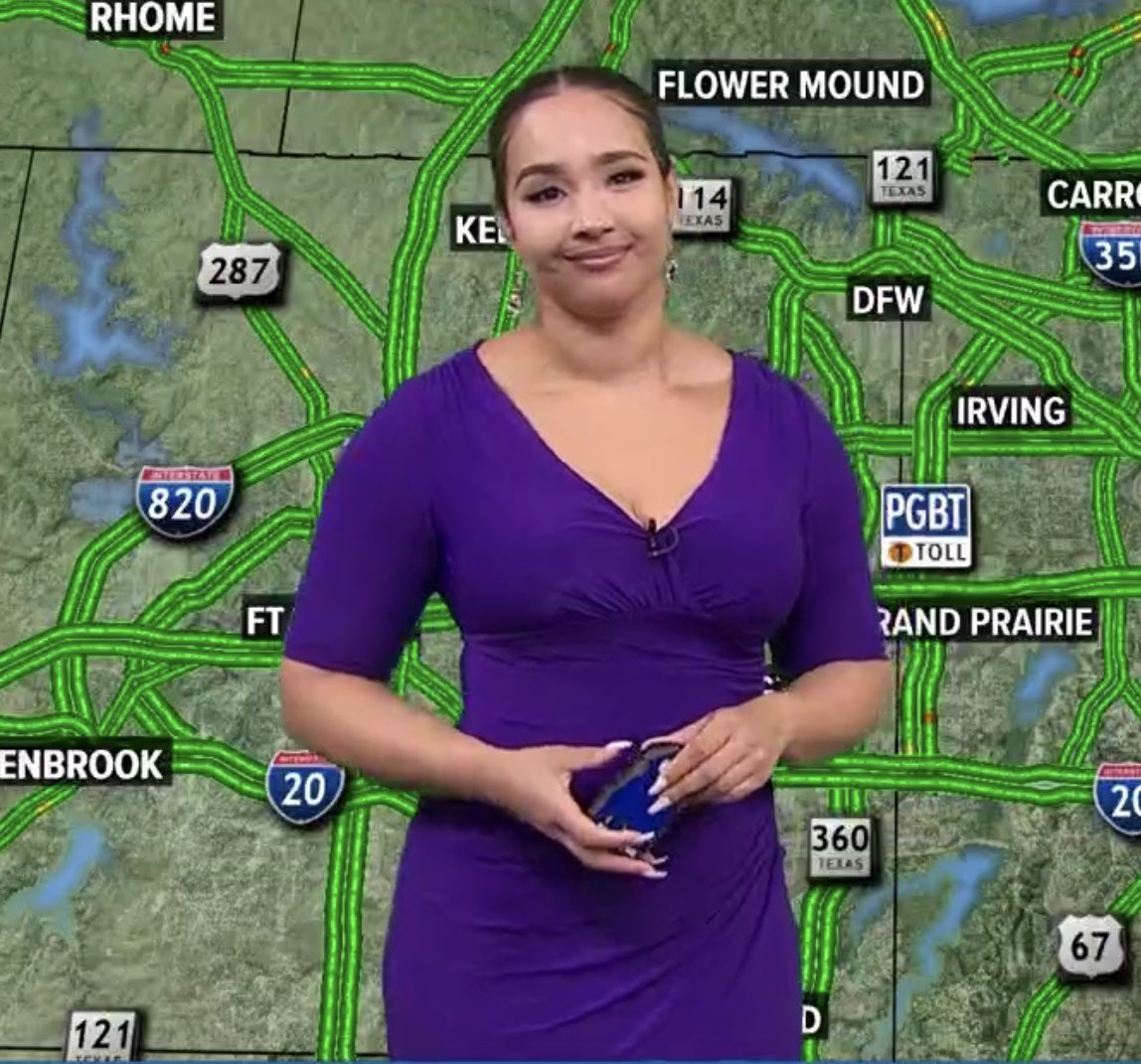 Maj_Catastrophe's tweet photo. Good Monday morning @DemetriaObilor I know that it sucks having to be at work on a holiday. But I hope that don’t feel like it’s all for nothing. You’re not the only one who needs to get up & about #iamup😍 #PulchritudinousInPurple💜 #TrafficBae🚦 #MissFashionista💁🏻♀️ https://t.co/gakYQbmfeQ