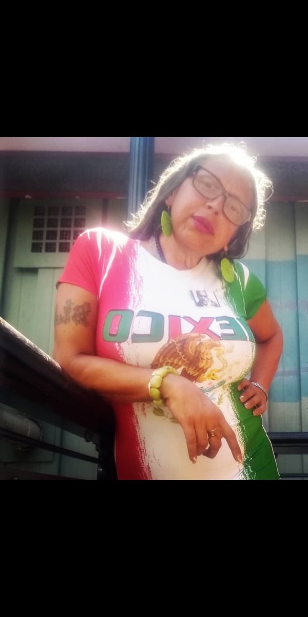 DESCOLONIZADORA's tweet photo. Yesterday waiting for the train to go to the Brazilian festival
can't believe it wasn't canceled this year
this year had to make sure nobody thought I was Brazilian
SHAMEFUL DAY
#AmazoniaIsBurning
#TheAmazonisBurning
#BrazilianDay
#BrazilianDayNYC
#BrazilianDayNYC2019 https://t.co/rYUTmjygf4