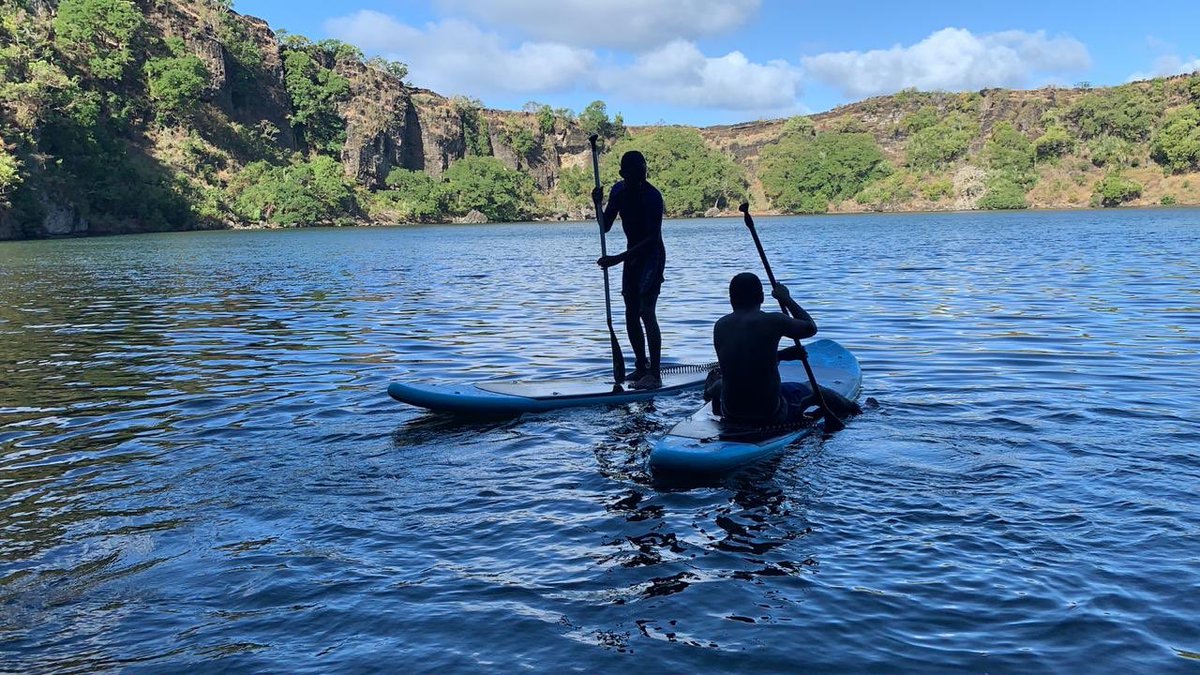 Discovermores1's tweet photo. Jour de paddle au #lacsalé #Comores . Un grand merci à notre partenaire  @Comores_Evasion . https://t.co/fYmuHXldxQ