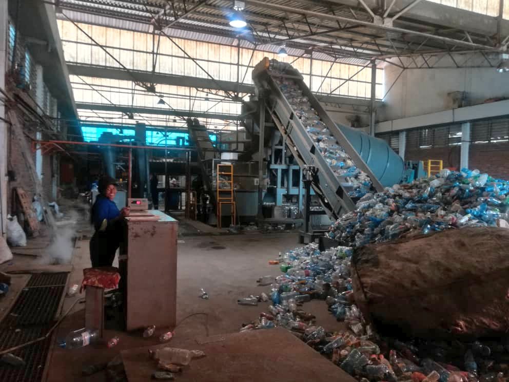 Simplyy_Wika's tweet photo. Here is an SME that recycles PET bottles here in Ndola. They add value to bottles that are littered around town to make the banding straps which are exported. Quite an impressive SME owned by Zambians and currently in our @impactcapafrica pipeline. #recycling #ClimateAction https://t.co/eSN5vlz3iI