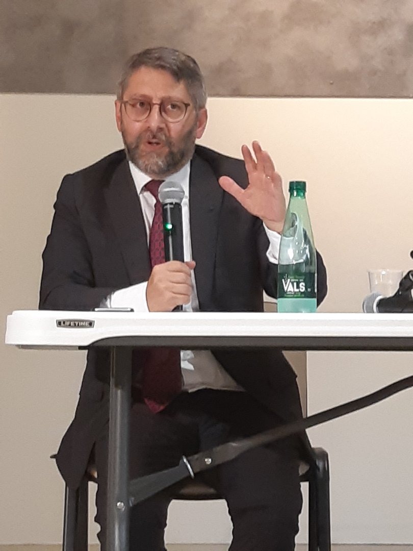 Prefet63's tweet photo. Lancement à Clermont-Ferrand des 20ème journées européennes de la culture et du patrimoine juifs, en présence du grand rabbin Haïm Korsia : valoriser le patrimoine juif, héritage de notre histoire nationale, c'est faire vivre nos valeurs républicaines d'engagement et de partage https://t.co/mqcqDYredl