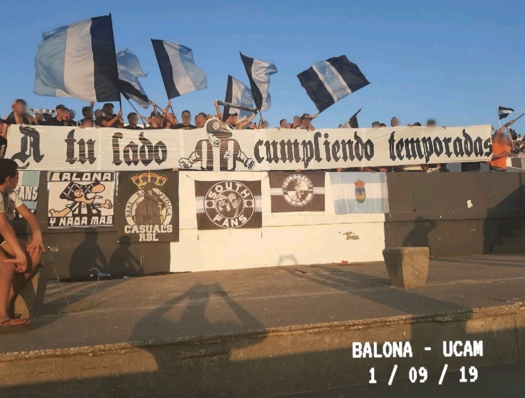 Primer partido en casa y victoria!! Grandes en el campo y grandes en la grada. FORZA BALONA CAMPEÓN