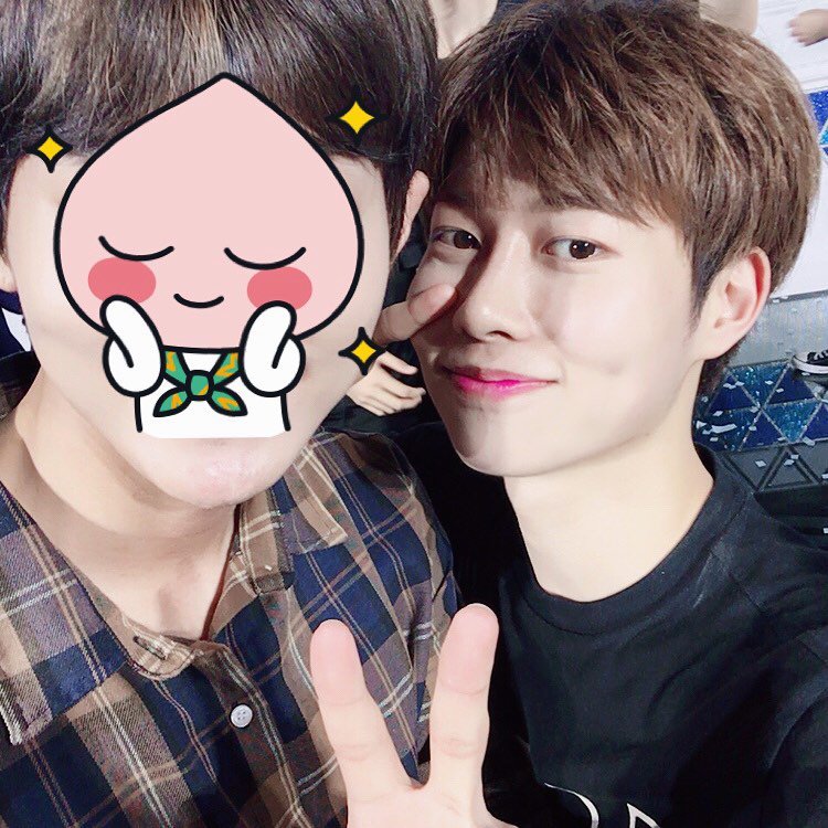 AUbabiesTH's tweet photo. 🍼แปล | 190902 • c_sihyuk

รูปตอนไฟนอลโปรดิวซ์เอ็กซ์ 101! @ pppppsunho ลงแบบปิดหน้าพี่ซอนโฮฮะ ^^...

#โปรดิวซ์เอ็กซ์101 #โปรดิวซ์เอ็กซ์101ซีซั่น4 #ไฟนอล #เซลก้า #ชเวชีฮยอก พี่ #อีจินฮยอก พี่ #พัคซอนโฮ #กูจองโม https://t.co/UNxhHofrdi