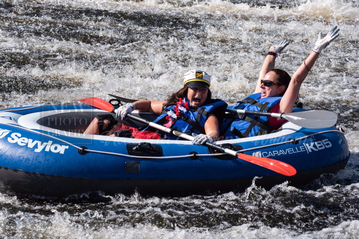 Seas the day! #pictureoftheday #photooftheday #handsup #boat #river #summer #boating #seastheday #oars  #boatlife  #photography #water  #charity #fundraising  #boatingday  #sailaway #Dingeyboat #watersports #sport #water #row #ahoy #bestoftheday #manchester #race #competition