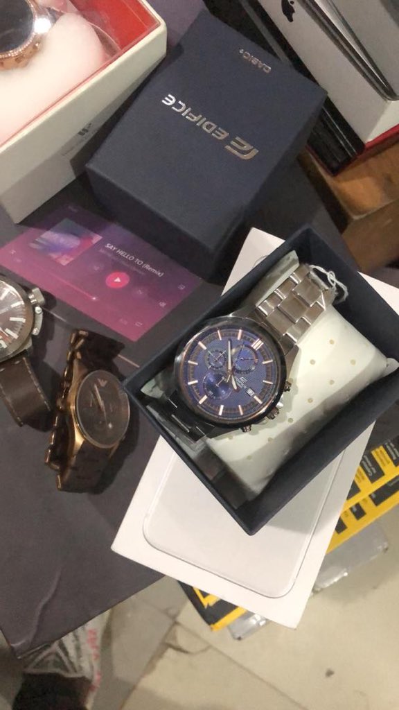 ricstitches's tweet photo. @Isaac_Tadongdi You don’t need to travel abroad to get those original watches and shoes, we do the stress for you. Just a DM away and it’s yours, office is at Lagos https://t.co/iwSLlT8u8E