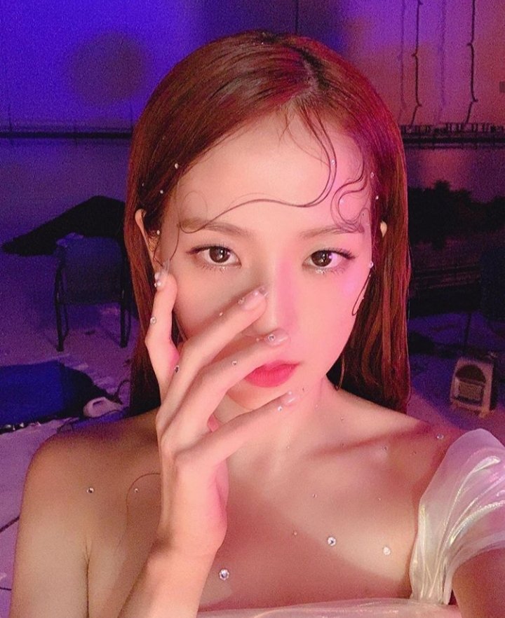 saahttp1's tweet photo. #blackpink #BTS #JISOO #vsoo #jichuu #LISA #ROSE #JENNIE #JENLISA #lisoo #jensoo #chaesoo #BLINK #BLINKS #blackpinkrose #blackpinkinyourareadvd #jisooxdior #JisooWithDior #JisooBLACKPINK 
❤ https://t.co/cHLj9xoabS