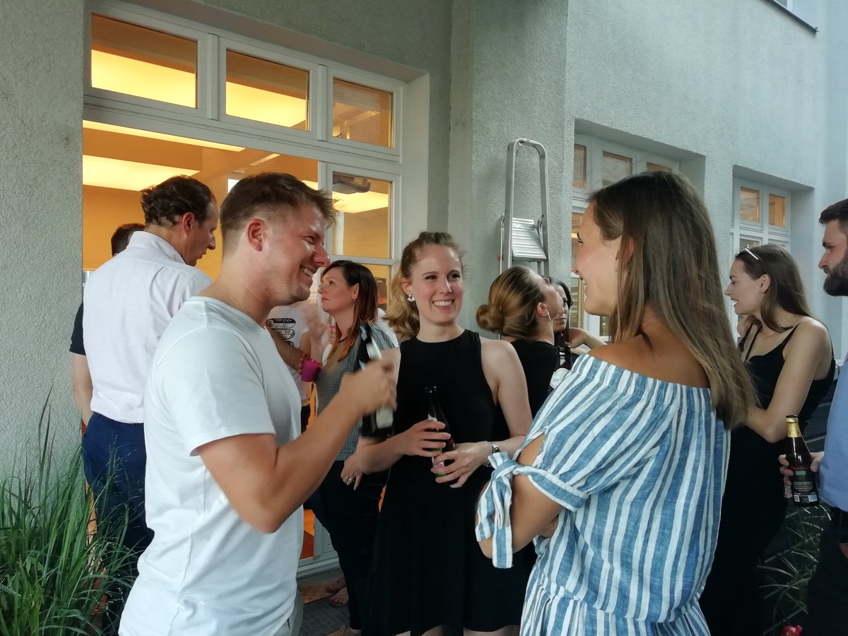 realbestGermany's tweet photo. Mehr Glück kann man einfach nicht haben! Passend zu unserem Sommerfest hat am Freitag auch die Sonne mit voller Kraft für uns gestrahlt! ☀️☀️🥳 https://t.co/iZf7Gu5mX9