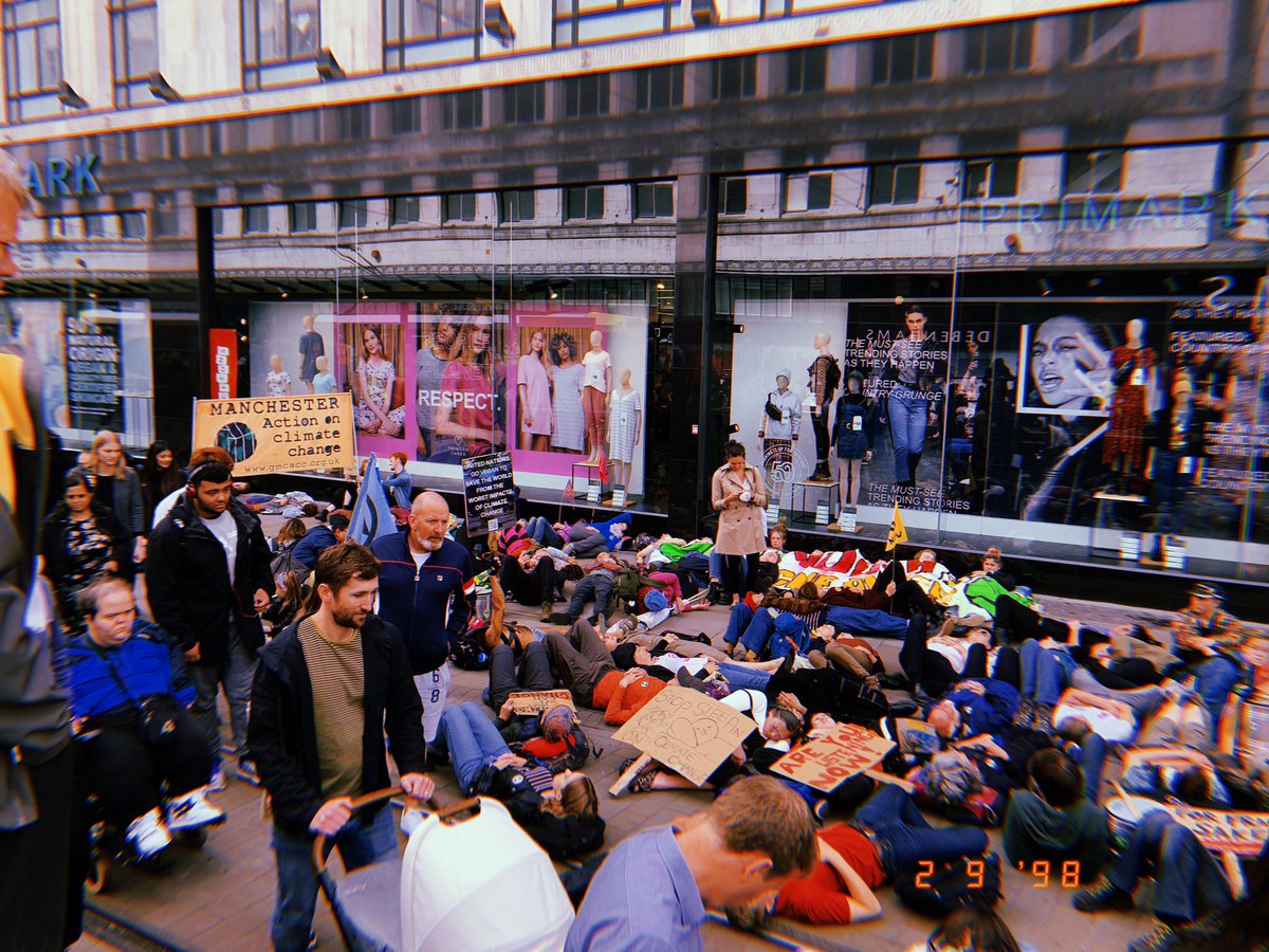 Today in front of Primark a peaceful protest to stop shopping at fast fashion shops that do nothing but damage to our planet @XR_MCR #Manchester #ClimateChange #ClimateStrike #NorthernRebellionXR #ActNow #NorthernRebellion
