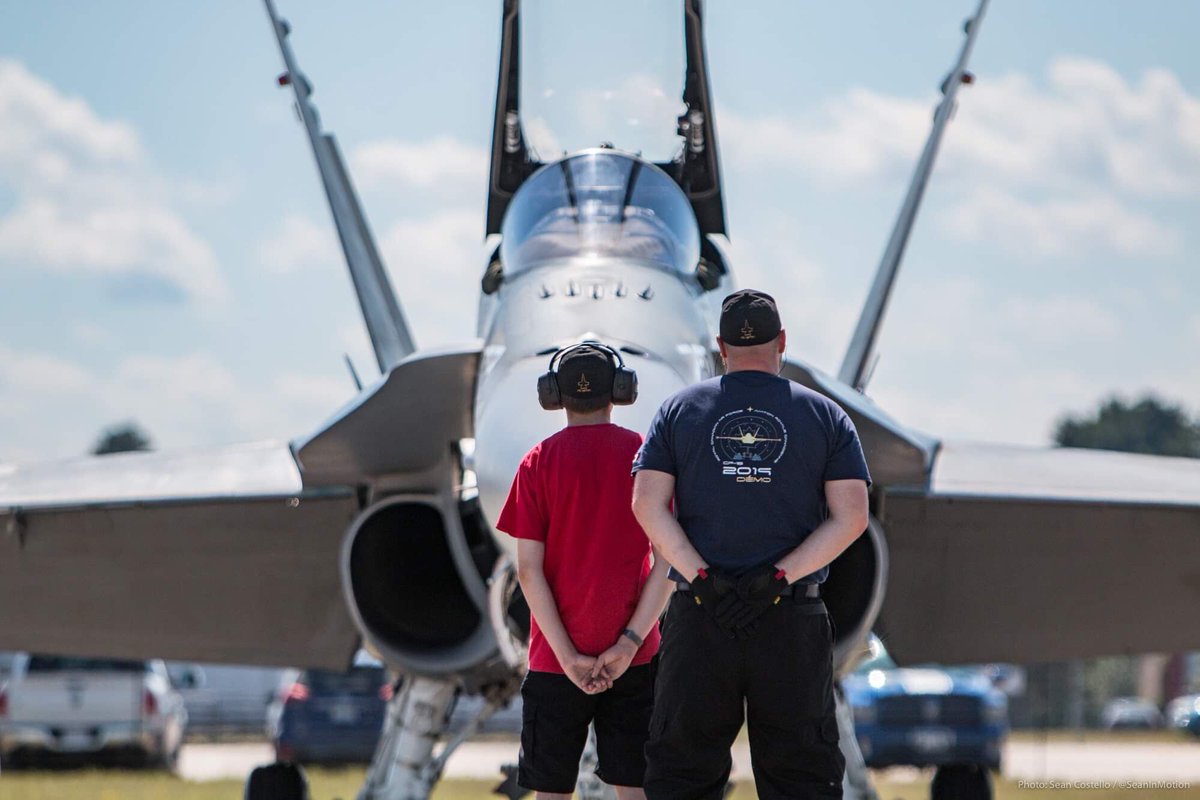 CF18Demo's tweet image. On Friday FSgt Kaiden Crowell from 517 RCACS met the team and even got to help the techs start the demo jet for Humza’s practice! Already a seasoned young aviator, we can’t wait to see where his motivation takes him next! #inspiretofly #nextgenaviators 
@cadetsca 📷@SeanInMotion