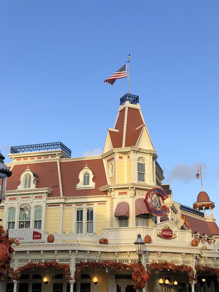 LilDisFan's tweet photo. I got to ride Peter Pan twice and the TTA, as well as wander down MSUSA and sit back and enjoy the MK wake up...I am so glad I didn’t sleep in.  #MagicKingdom #Stillmagical #WaltDisneyWorld https://t.co/k7NvQMUwJA