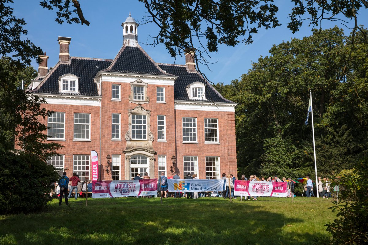 Was je er twee jaar geleden ook bij? Toenk wamen 4.000 bezoekers naar Buitenplaats Leyduin! En nu komt MOOOISTE weer terug. Als je wilt deelnemen aan de activiteiten op het festivalterrein, heb je een ticket nodig (€ 7,50 pp). Dus wees er snel bij.
landschapnoordholland.nl/moooiste/ticke…