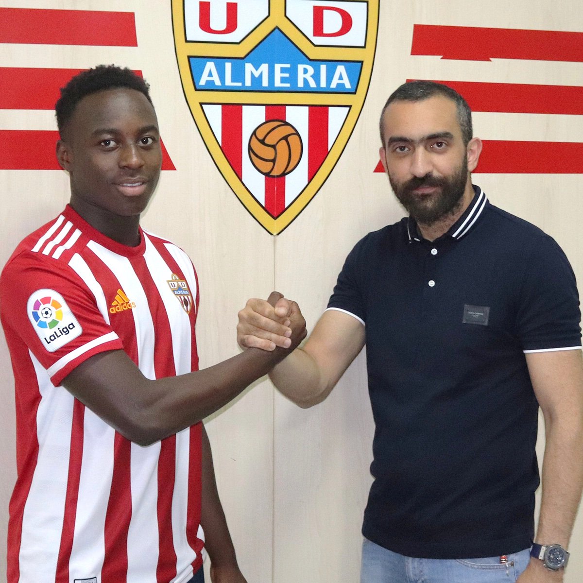 Lo sentimos <a href="/ManUtd_Es/">Manchester United</a>, Arvin Appiah es rojiblanco 🔴⚪🔴 🔥
#f5day