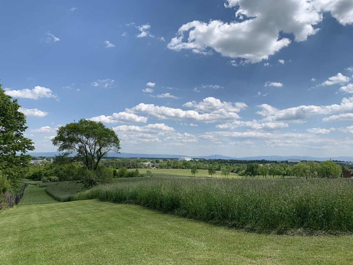 SUhornetsTFXC's tweet photo. It’s the 125th anniversary of Labor Day!!! Thanks to all those workers over the years who allow us to have this day off to enjoy some breathtaking views. 🤩😁 #WhySU #WhyD3 #SUXC19 #SUTF19 #LaborDay2019 https://t.co/0H2gahpSQ9