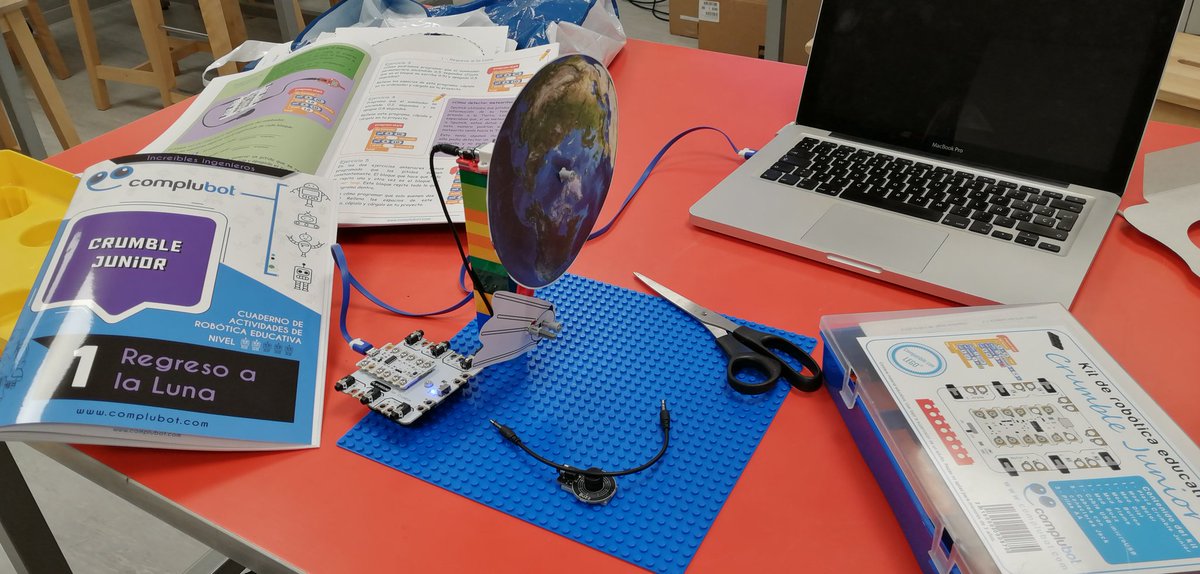 <a href="/colegio_rcajal/">Colegios Ramón y Cajal</a> Formando profesores de primaria en Robótica educativa con Crumble Junior. <a href="/crumble_es/">Crumble</a> <a href="/TrueTrue_es/">TrueTrue</a>