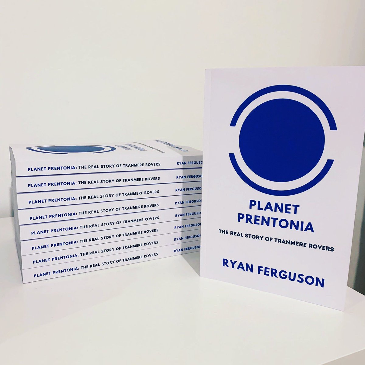 RyanFergusonHQ's tweet photo. 🔥FREE GIVEAWAY!

📖 Here’s your chance to win a signed copy of my #TRFC book.

👉🏻 Simply retweet this tweet then follow @PlanetPrentonia and @ThisIsTranmere to enter.

🚨Competition closes on Wednesday 4 Sep at 23:59. 

😁Winner announced Thursday 5 Sep.

https://t.co/SyLizesB7E https://t.co/nTJIjrUc3K