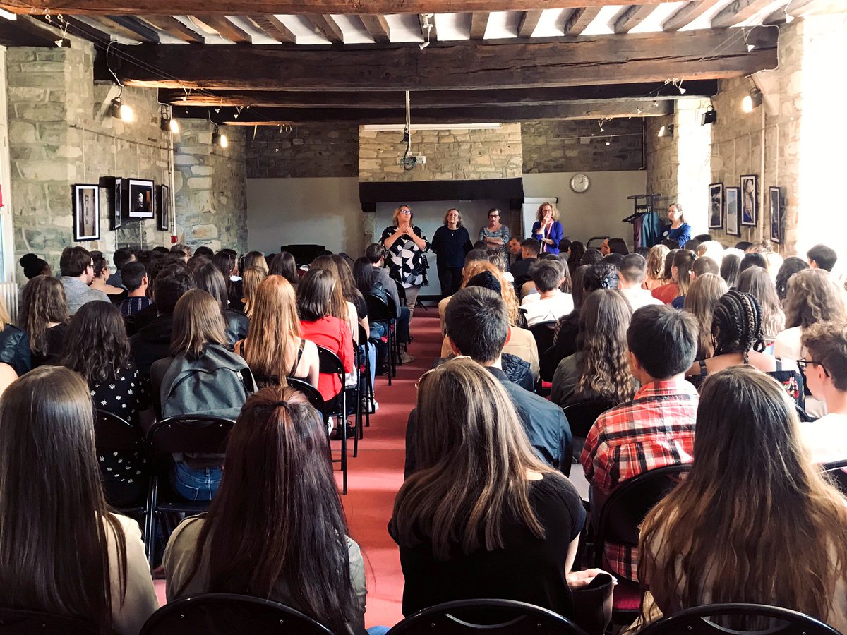 DelfMorand's tweet photo. Les étudiants en BTS SAM et BTS Communication du @LBAVitre font leur rentrée, accueillis par Mme Richard, proviseure du lycée, &amp; les enseignants. De nvelles compétences &amp; 1 posture professionnelle à construire pour devenir un•e étudiant•e épanoui•e sur le chemin de la réussite https://t.co/Dogqx4OUFs