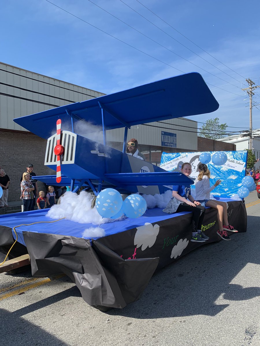 Sally_mathrocks's tweet photo. Swift Silver Mine Festival 2019. #WCMSWolves https://t.co/vyVkO1us1G