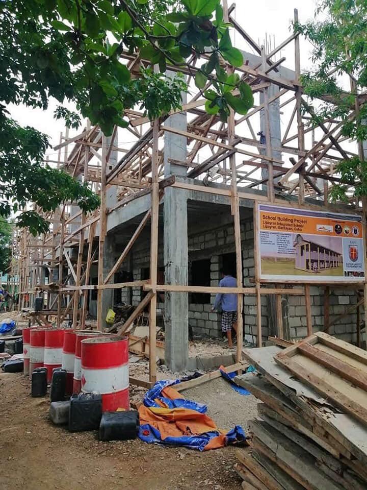 SailorsSociety's tweet image. Thrilled that our Lipayran School Build has reached half way!

We now have floors and roof beams 😊

Huge thanks to @TeekayCorp’s The TK Foundation Junior Board for supporting this project, which will benefit &amp;lt;800 children.

More at: sailors-society.org/trusts-and-fou…

#MondayMotivation