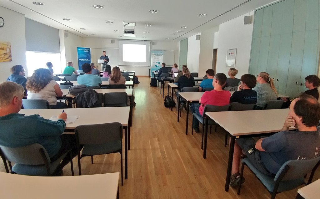 InfectoGnostics's tweet photo. Start unserer heutigen #DiagnosTech-Lecture mit Prof. Rainer König @UKJ_Jena / @UniJena. Wie lässt sich #MachineLearning nutzen, um theranostische Marker zu identifizieren? #CAPnetz https://t.co/g1ZcN9Psj0