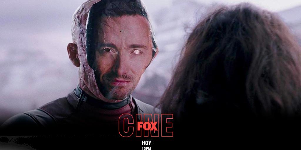 Siempre sé tú mismo, pero si puedes ser alguien más, se Hugh Jackman. Encuentra esa y otras lecciones de vida en #Deadpool. #CineFOX HOY 10PM.